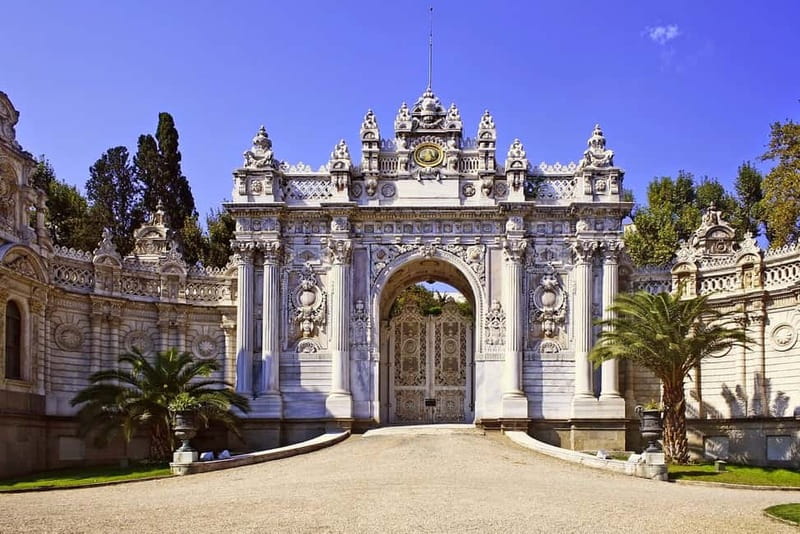 Istanbul: Full-Day Tour with Dolmabahce & Bosphorus Cruise - Bosphorus cruise: the waterfront story in motion
