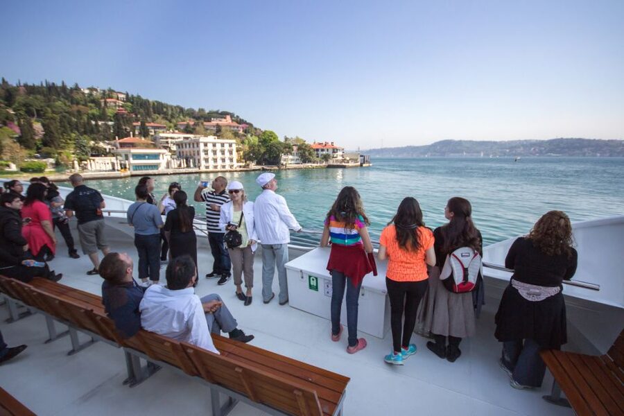 Istanbul: Full-Day Tour with Dolmabahce & Bosphorus Cruise - Price and value: what $177 buys you on a 7.5-hour route