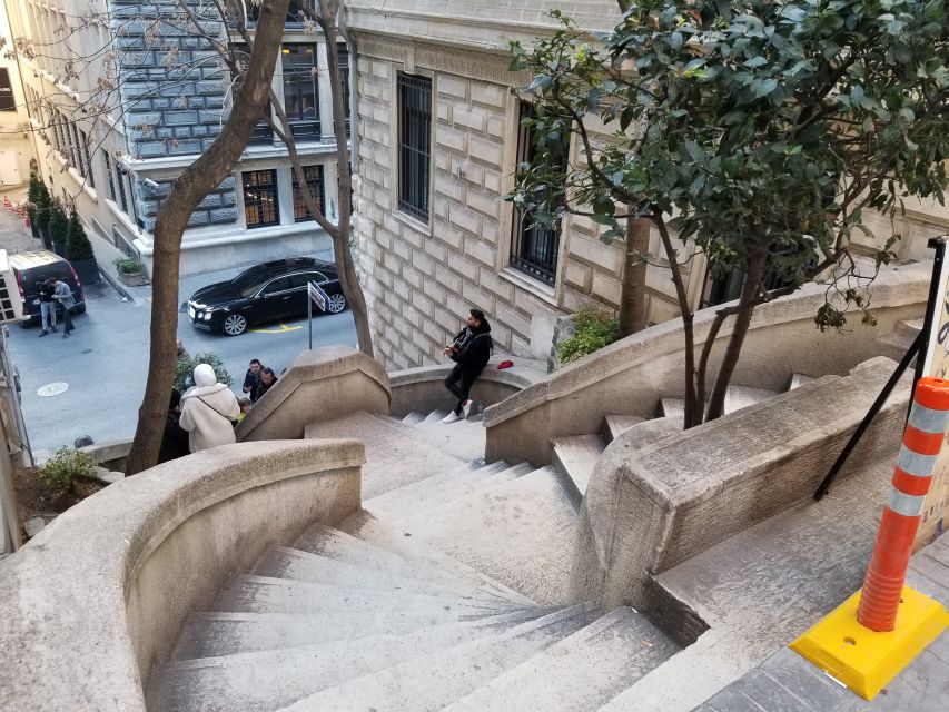 Istanbul: Galata District Walking Tour - Galata Tower: the iconic stop, and what happens if it’s closed