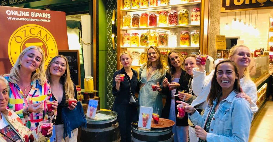 Istanbul: Guided Food and Culture Tour - Kadıköy Çarşı Food Stops and the Market Maze