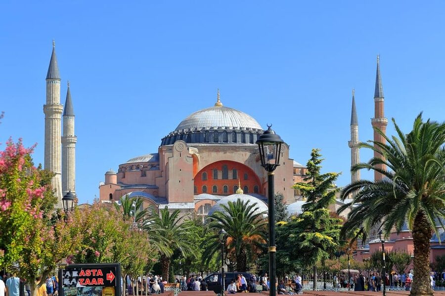 Istanbul: Hagia Sophia & Basilica Cistern Tour with Tickets - What makes this guide-led experience feel different