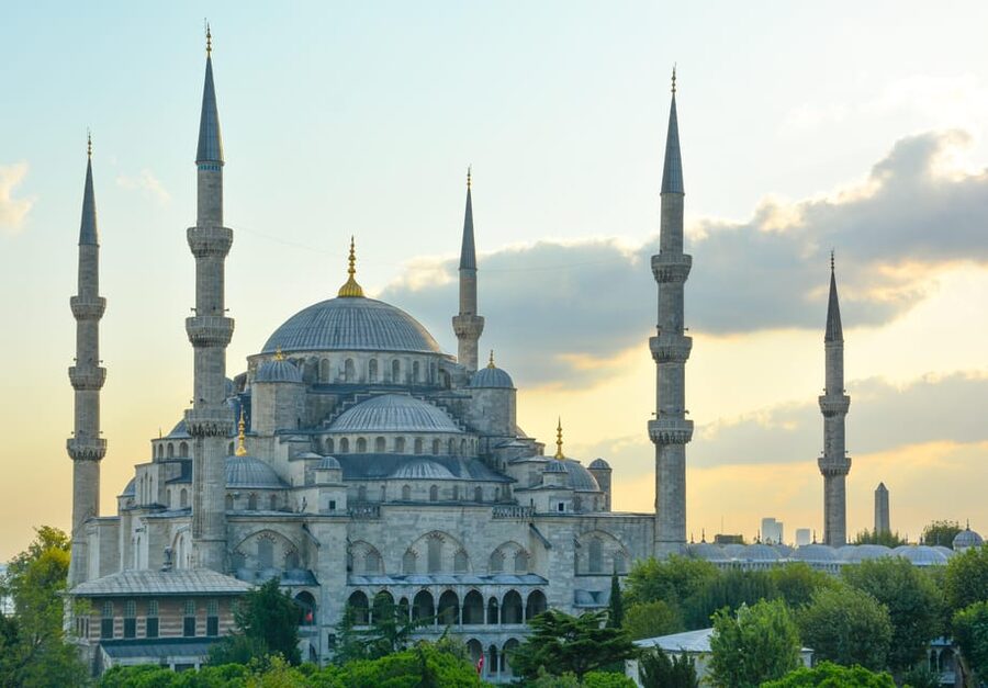 Istanbul: Hagia Sophia, Blue Mosque, & Basilica Cistern Tour - Basilica Cistern underground: Medusa heads and cool-engineering calm