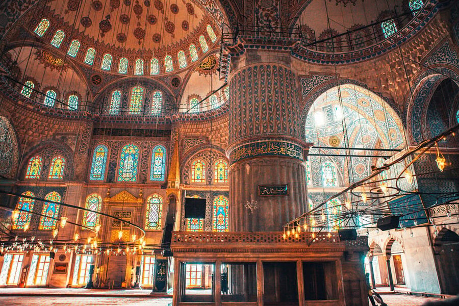 Istanbul: Hagia Sophia, Blue Mosque, & Basilica Cistern Tour - Guide quality and multilingual help that actually helps