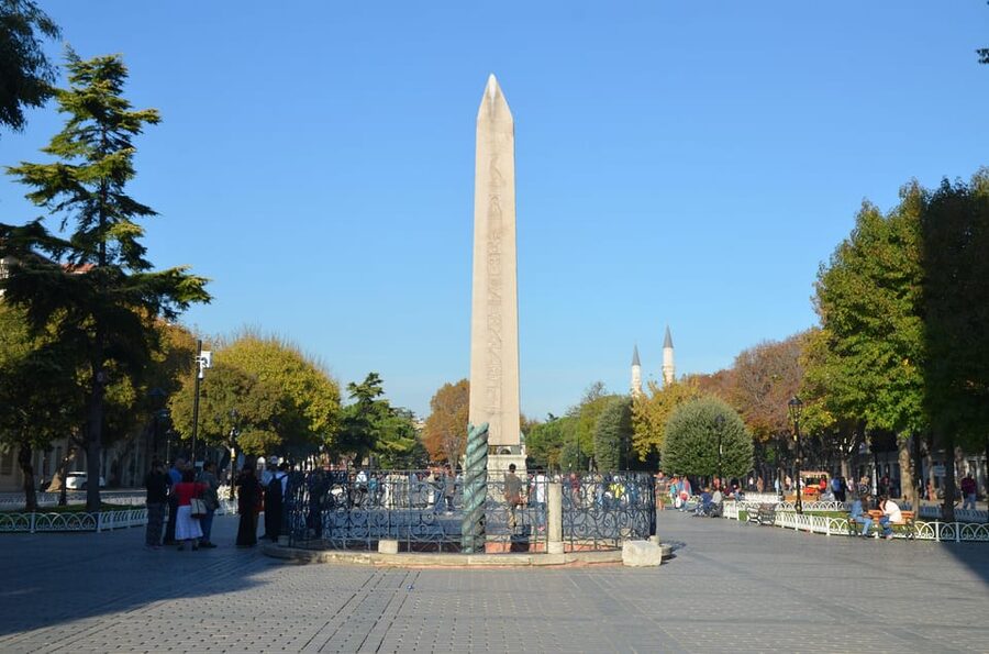 Istanbul: Hagia Sophia, Blue Mosque, & Basilica Cistern Tour - Price and value: $300 per group plus the entrance-fee reality
