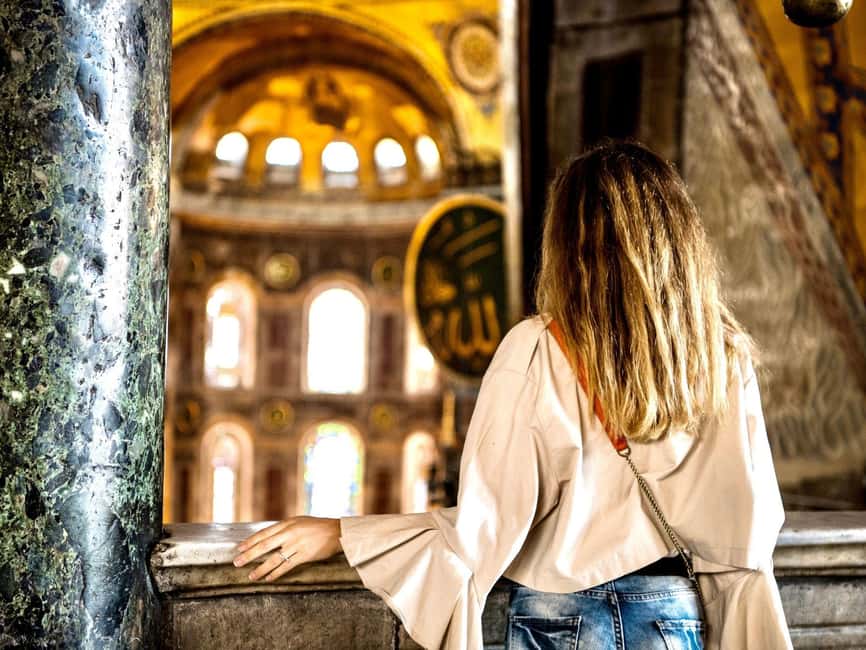 Istanbul: Hagia Sophia & Blue Mosque Entry Tickets - Meeting at Dsign Cafe, then getting moving fast