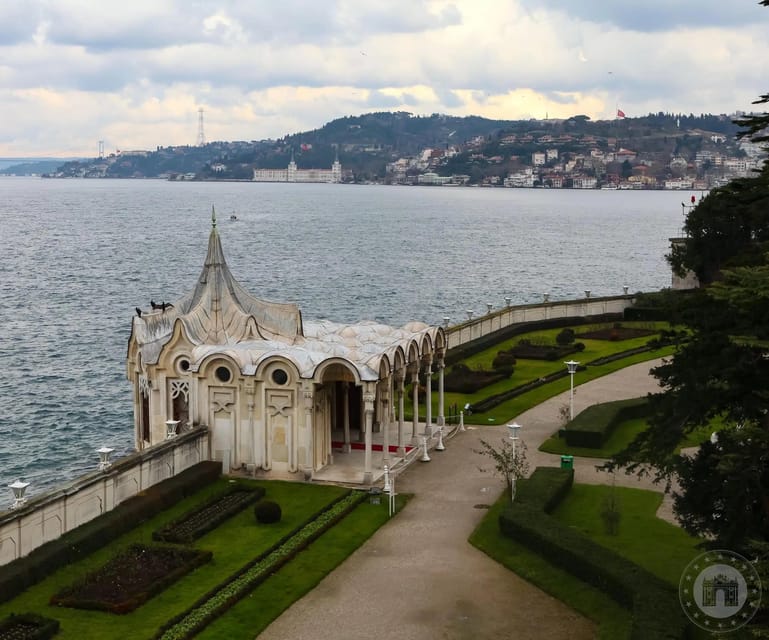 Istanbul: Hagia Sophia, Blue Mosque Guided Tour, & Tickets - Hippodrome of Constantinople: where the empire watched the crowd