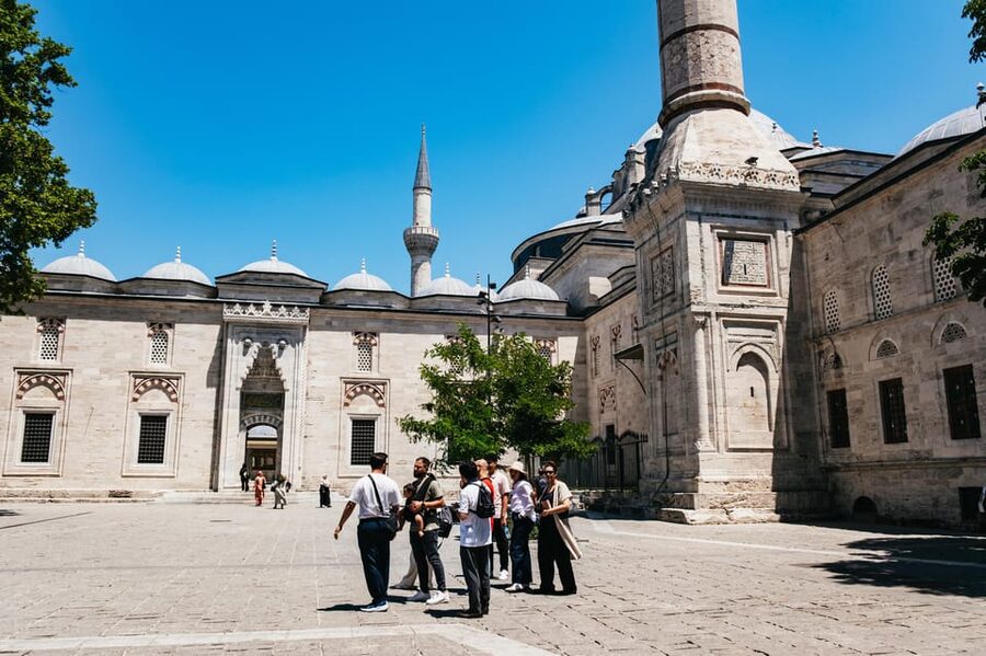 Istanbul: Hagia Sophia, Blue Mosque, Suleymaniye Mosque Tour - Süleymaniye on the Third Hill: Mimar Sinan’s Big Design Thinking