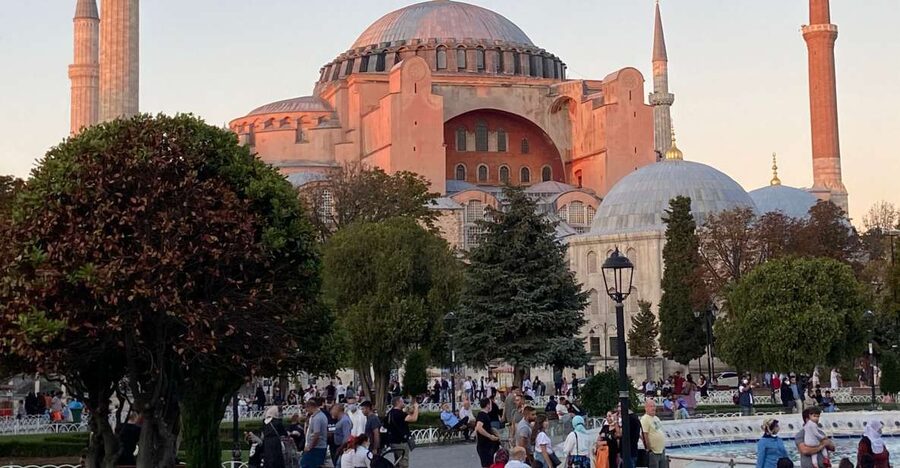 Istanbul: Half-Day Morning Hagia Sophia & Blue Mosque Tour - Hippodrome and German Fountain: Ancient leftovers in modern Istanbul