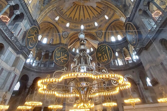 Istanbul Highlights Blue Mosque, Hagia Sophia, Cisterns and More! - Hagia Sophia, museum time with a living religious setting