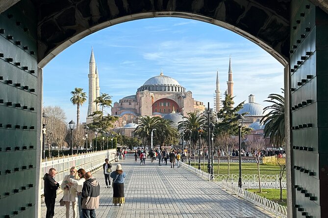 Istanbul Highlights Blue Mosque, Hagia Sophia, Cisterns and More! - Hippodrome landmarks: stone leftovers from 100,000 spectators
