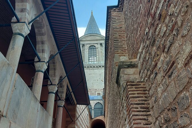 Istanbul Highlights! Blue Mosque, Hagia Sophia, Topkapı and More! - Hagia Sophia Grand Mosque: included entry and a time-travel lesson