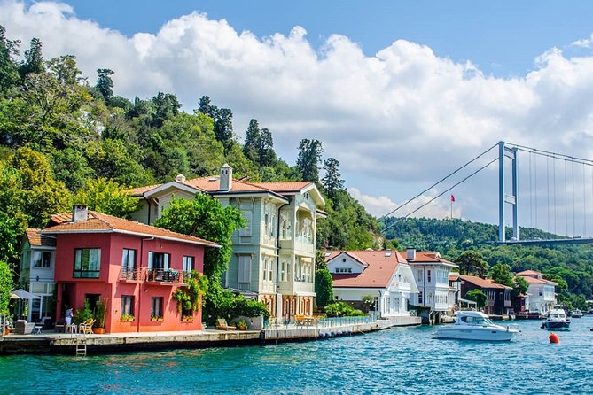 Istanbul Highlights Bosphorus Stops 1 +2 (Europe + Asia) - Lunch on the Asian Side: 3 Courses, Scenic Setting, Drinks Extra