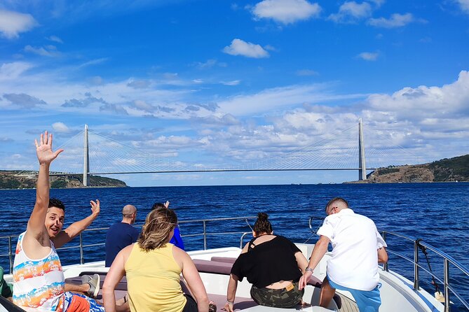 Istanbul Lunch Cruise - Extended Bosphorus Cruise up to the Black Sea - Service style and small-group dynamics on board