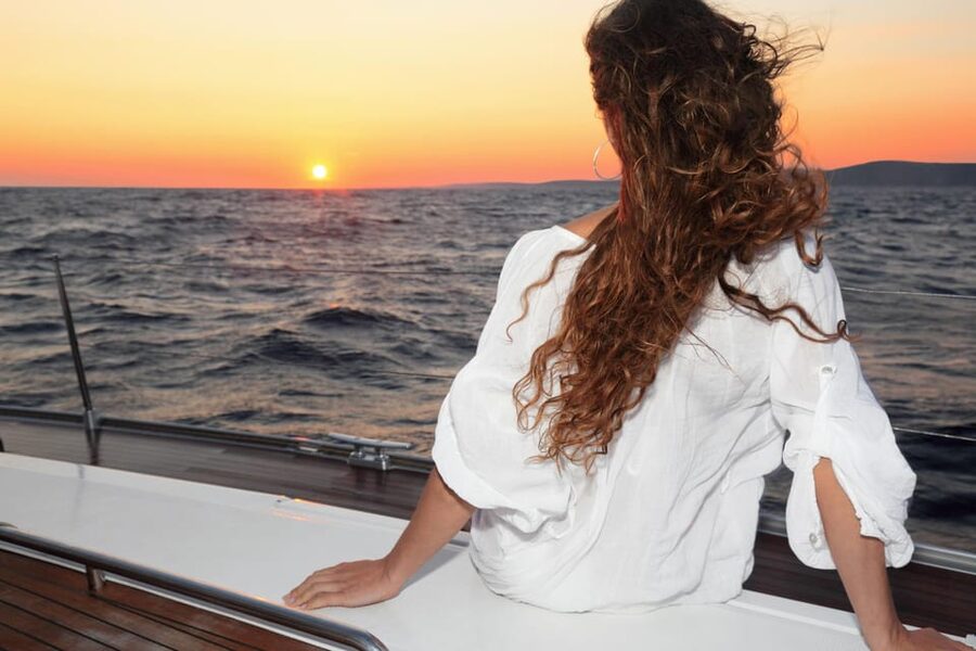 Istanbul: Morning or Sunset Cruise with Guide and Snacks - Topkapi Palace Moment, Snacks, and the Onboard Comfort Factor
