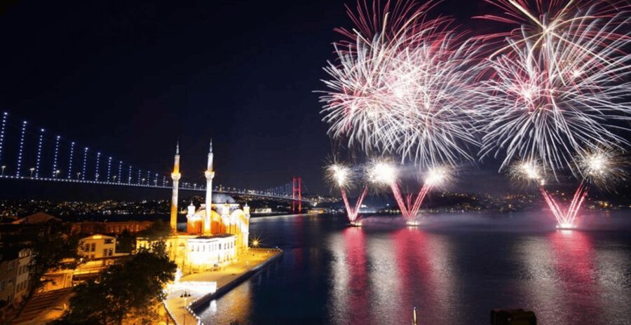 Istanbul: New Year's Eve Bosphorus Cruise Dinner & Party2027 - The 5-Hour Timeline: Pickup, Yacht Cruise, and the Midnight Toast