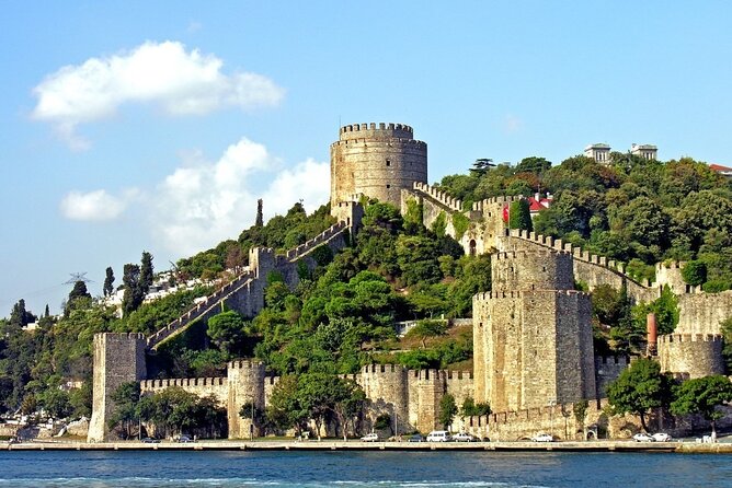 Istanbul Old City And Sunset Bosphorus Cruise Tour - Balat and Fener: 30 minutes of street texture, color, and community