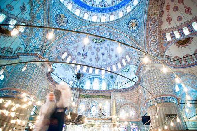 Istanbul Old City: Basilica Cistern - Blue Mosque - Grand Bazaar - The Hippodrome and Sultanahmet Square photo sprint
