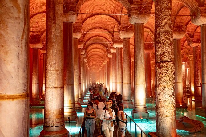 Istanbul Old City: Basilica Cistern - Blue Mosque - Grand Bazaar - Grand Bazaar: short visit, Turkish delights, and a carpet workshop