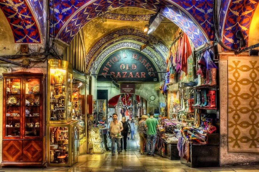 Istanbul: Old City Full-Day Tour with Lunch and Hotel Pickup - Topkapi Palace: Ottoman sultans’ home for five centuries