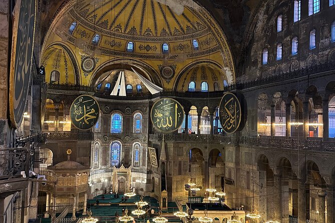 Istanbul Old City Highlights and Hidden Gems Tour - Stop 5: Hagia Sophia as Museum and Mosque, With Visible Layers