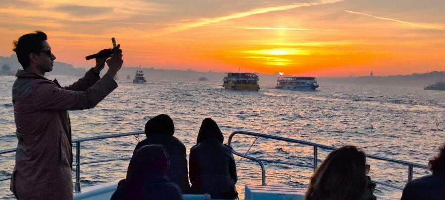 Istanbul: Old City Tour and Luxury Sunset Bosphorus Cruise - Grand Bazaar planning, what you get from a guide, and Sunday backups