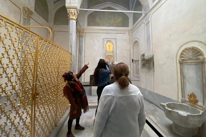 Istanbul Old Town Tour: Classics, Highlights & Hidden Gems - Blue Mosque and Arasta Bazaar: religion, design, and shopping lanes