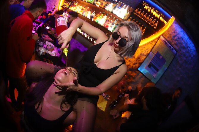 Istanbul Party Pub Crawl with Party Bus in Sultanahmet and Taksim - A Guided Night Hop From Sultanahmet to Taksim