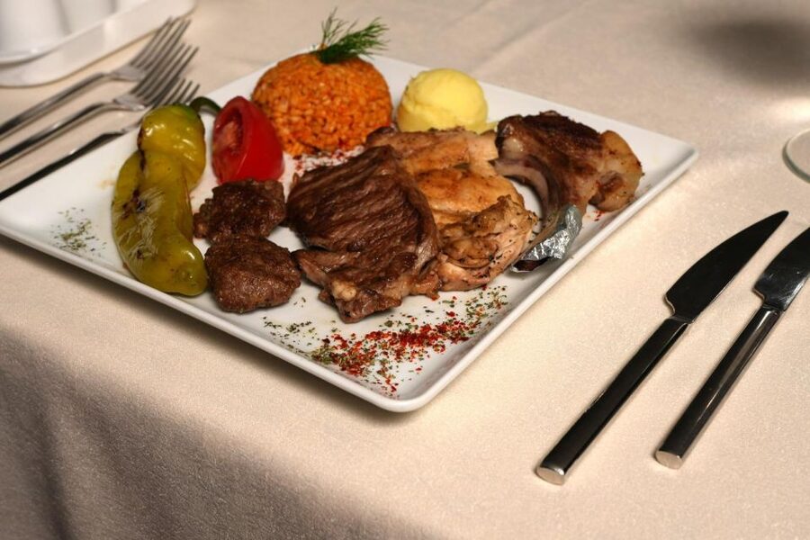 Istanbul: Pasha Istanbul Dinner Cruise - Where You Get the Best Views on Deck