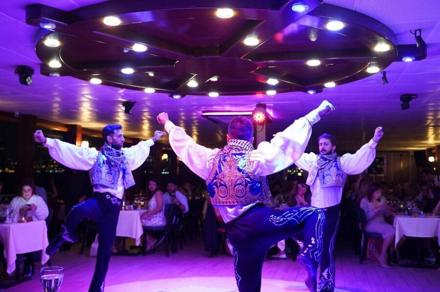 Istanbul: Pasha Istanbul Dinner Cruise - Shared Tables and the Group Feel, Good or Bad for You