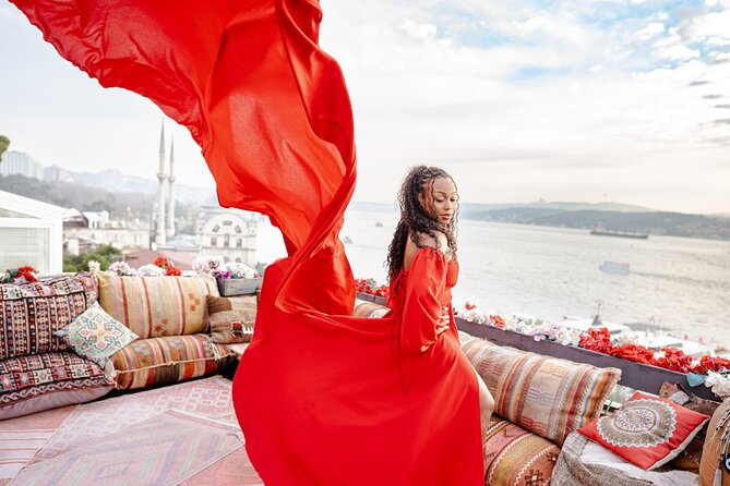 Istanbul Photoshoot tour with Local Photographer - Istiklal Caddesi and the Historical Red Tram: the shot with personality