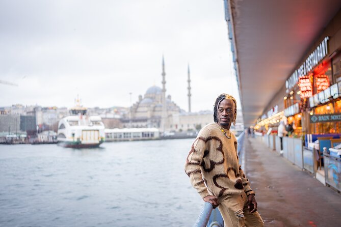 Istanbul Photoshoot tour with Local Photographer - Yeni Camii (New Mosque): 400-year-old backdrop for a classic finish