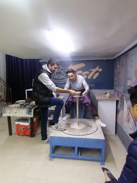 Istanbul: Pottery Workshop - Red clay and the first lesson: from red mud to form