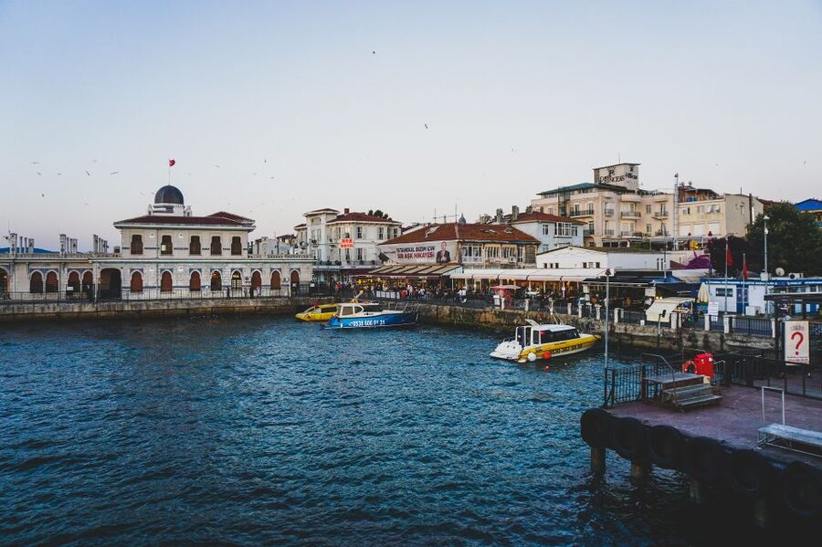 Istanbul: Princes' Islands Cruise w/Music, Lunch & Transfer - The music, the crowd, and how to make it enjoyable