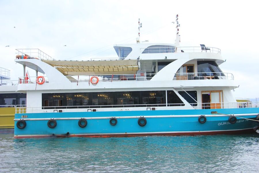 Istanbul: Princes' Islands Cruise w/Music, Lunch & Transfer - The mansion streets experience: photos are easy, but timing helps