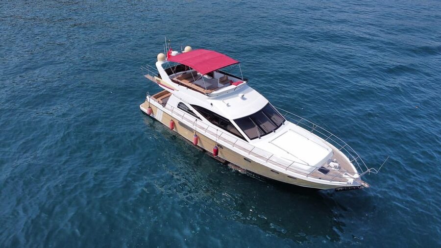 Istanbul: Private Bosphorus Strait Sightseeing Yacht Cruise - Asia Side Highlights: Beylerbeyi and Anadolu Fortress from the Strait
