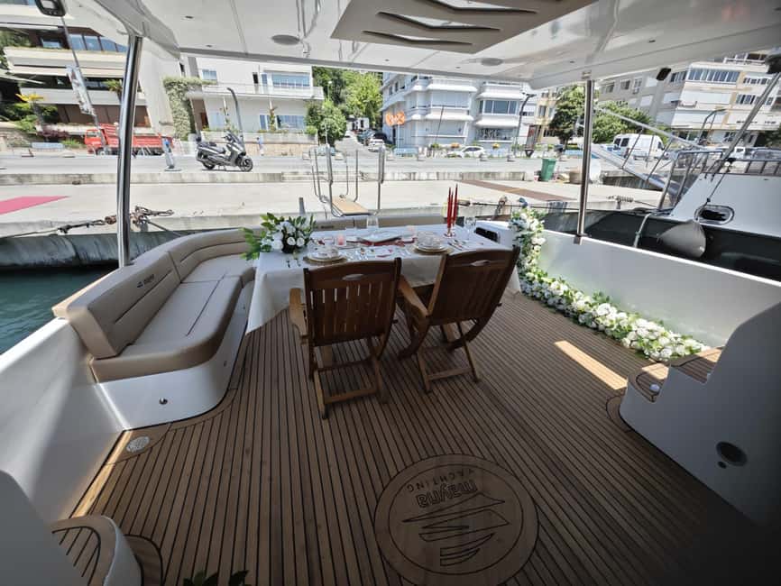 Istanbul: Private Bosphorus Yacht with Tour Guide and Snacks - Timing tips: when day cruise beats night, and vice versa