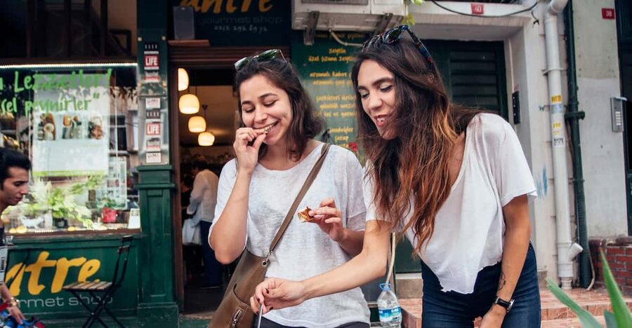 Istanbul: Private Guided Food Tour with 10 Tastings - Price and value: what $117 buys in real terms