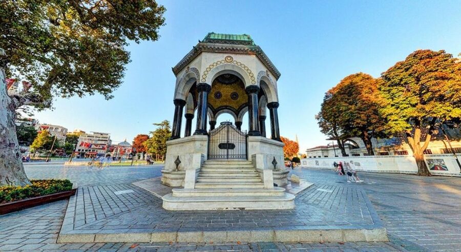 Istanbul: Private Guided Walking Tour - Sultanahmet Square and the Hippodrome area: get your bearings fast