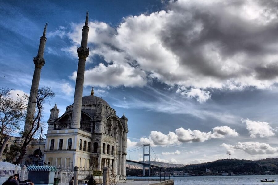 Istanbul: Private Old City Tour with Bosphorus Cruise - How the Old City plus Bosphorus day works in real life
