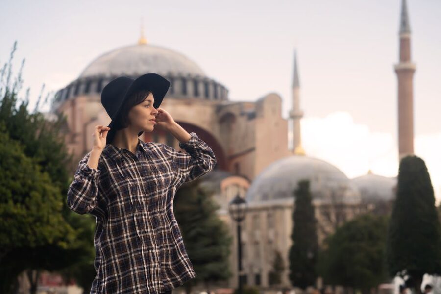 Istanbul: Private photoshoot at Hagia Sophia&Blue Mosque - Key highlights at a glance