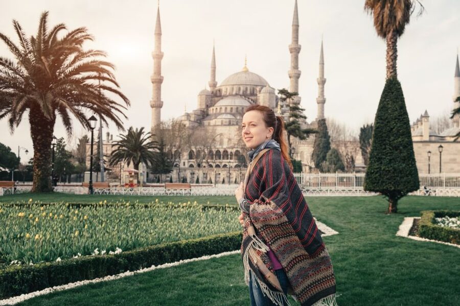 Istanbul: Private photoshoot at Hagia Sophia&Blue Mosque - Sultan Ahmed Mosque (Blue Mosque): portraits that feel calm