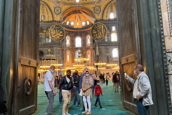Istanbul Private Walking Highlights Tour - Stop 2: Topkapi Palace, the Ottoman power center in 2 hours