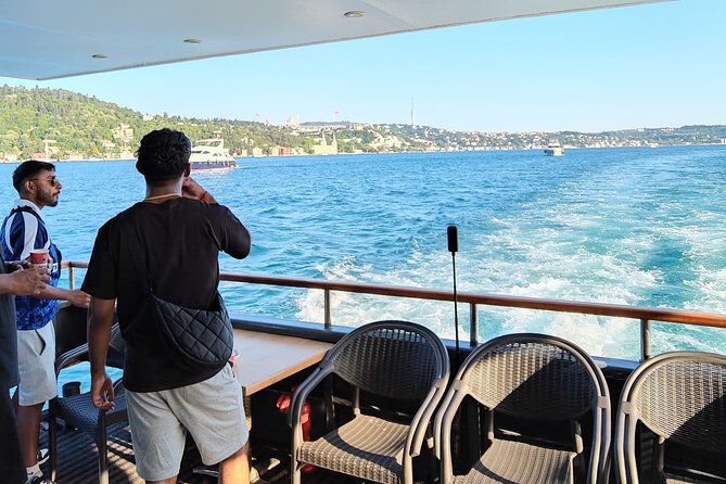 Istanbul's Golden Hour: Bosphorus Sunset Cruise By Boat - Beylerbeyi Palace stop on the Asian side