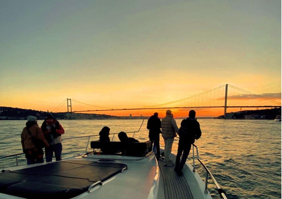Istanbul: Small-Group Luxury Yacht Sunset Cruise w/ Snacks - Quick takeaways before you book