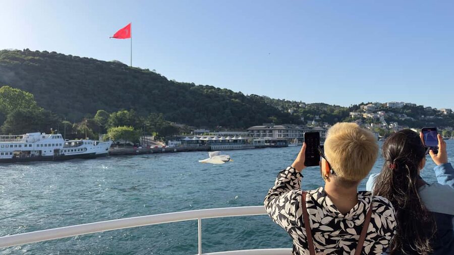İstanbul: Small-Group Sunset Cruise & Audio Guide w/Snack - Practical Tips for Timing, Photos, and Comfort on a 2-Hour Cruise