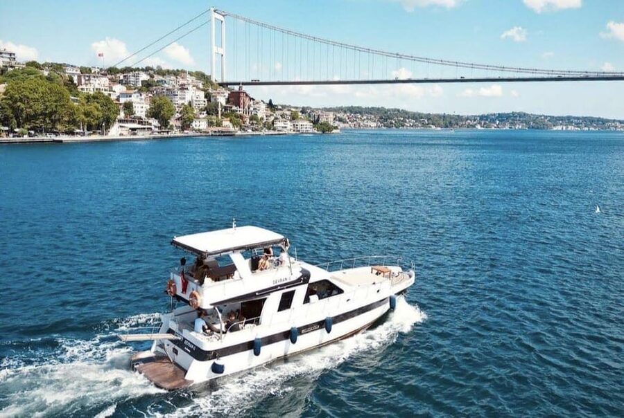 Istanbul: Small Group Yacht Tour with Unlimited Wine - The yacht vibe: why this cruise feels personal