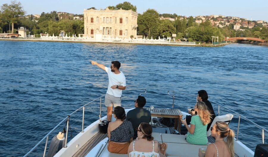 Istanbul: Small Group Yacht Tour with Unlimited Wine - Ortaköy Mosque and the Asian-side skyline with Maiden’s Tower