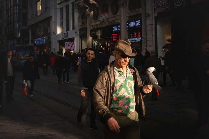 Istanbul Street Photo Tour - The Photo Coaching: From Right Frame to Shot-by-Shot Corrections