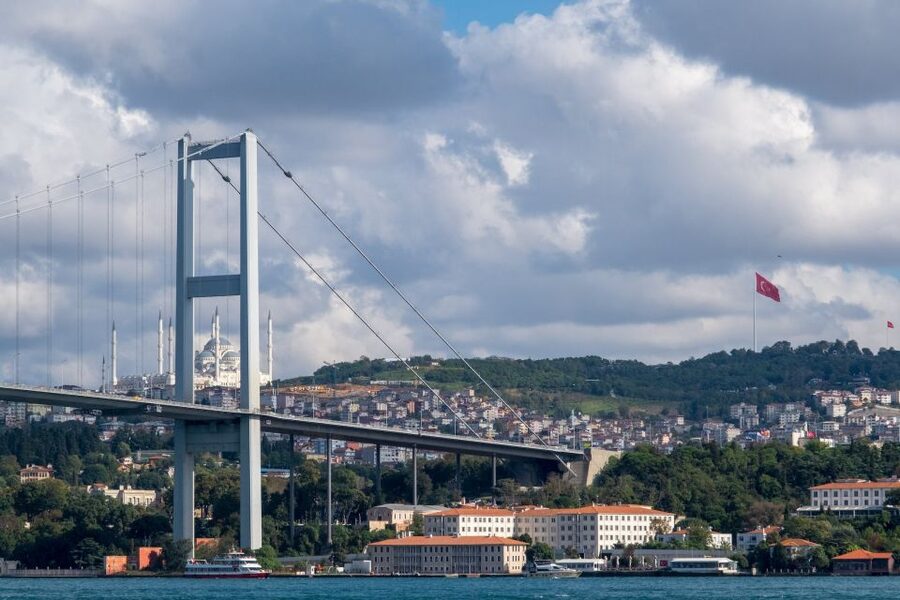 Istanbul: Sunset or Day Small-Group Yacht Cruise with Snacks - Your Route, Stop by Stop, from Karaköy to Golden Horn