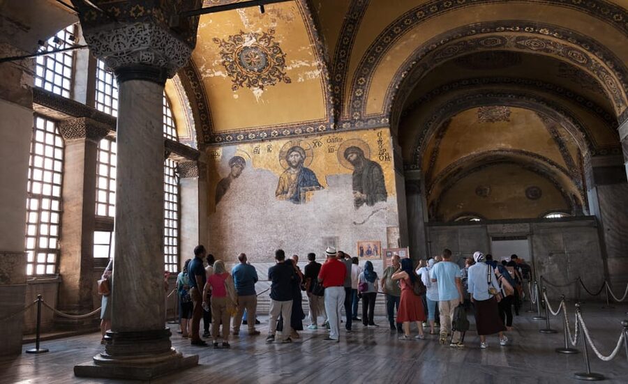 Istanbul: Topkapi, Hagia Sophia and Basilica Cistern Tour - The Harem portion: included time, self-guided focus